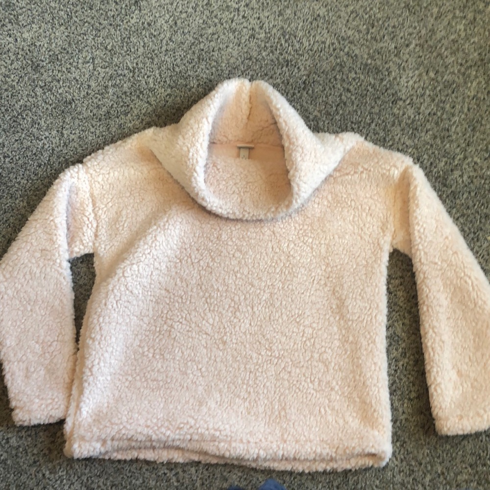 Pink wife neck fleece